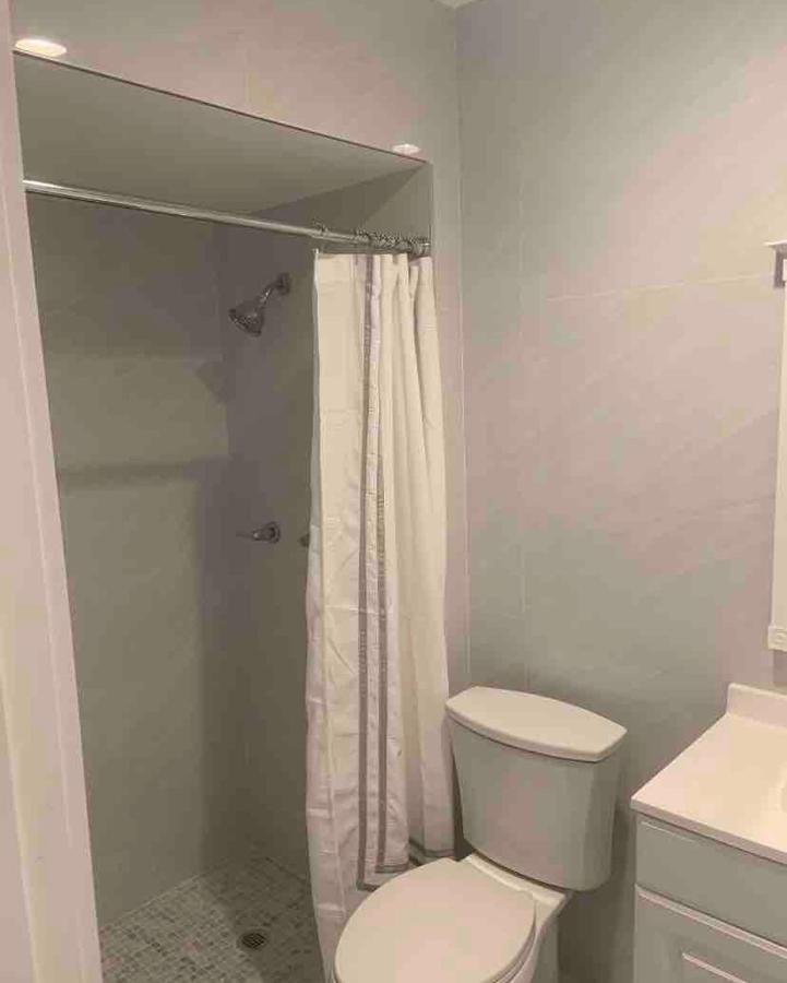 Room & Private Bathroom Бока-Ратон Экстерьер фото