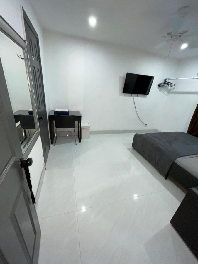 Room & Private Bathroom Бока-Ратон Экстерьер фото