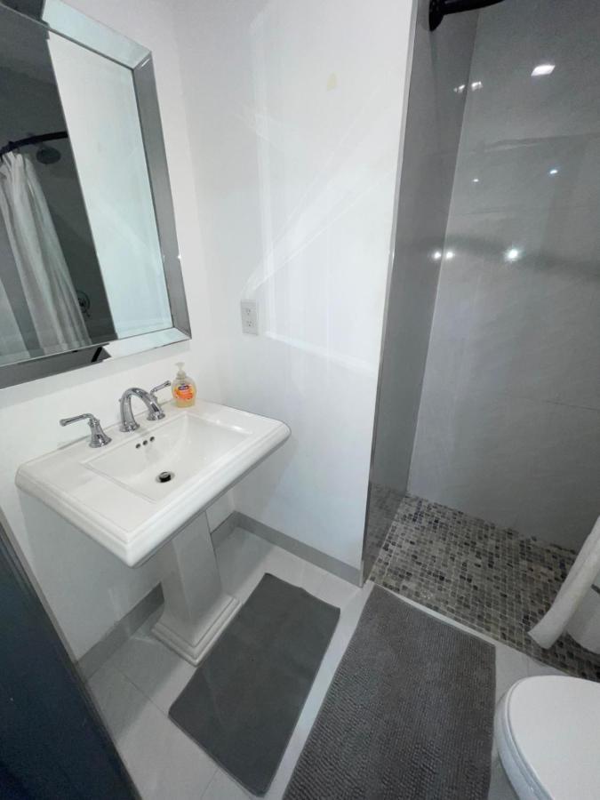 Room & Private Bathroom Бока-Ратон Экстерьер фото